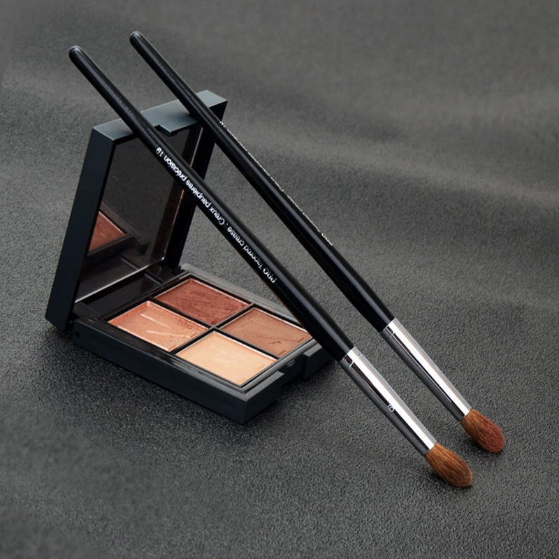 แปรงอายแชโดว์มืออาชีพ Tapered  - Beauty Blender In Makeup บทวิจารณ์และราคา